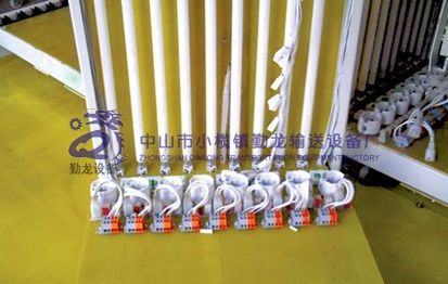 電子鎮(zhèn)流器老化臺車